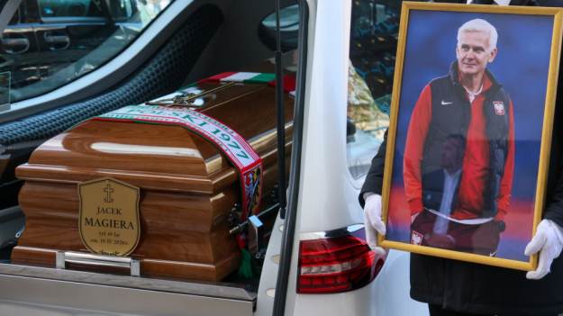 Pogrzeb Jacka Magiery. Tłumy żegnają trenera na..