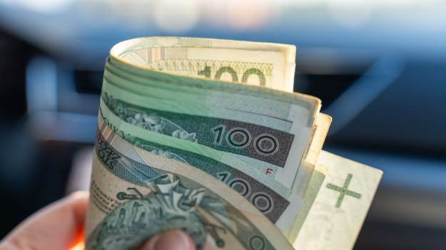 Zabiorą 800+ na dzieci, dadzą 2332 zł dla..